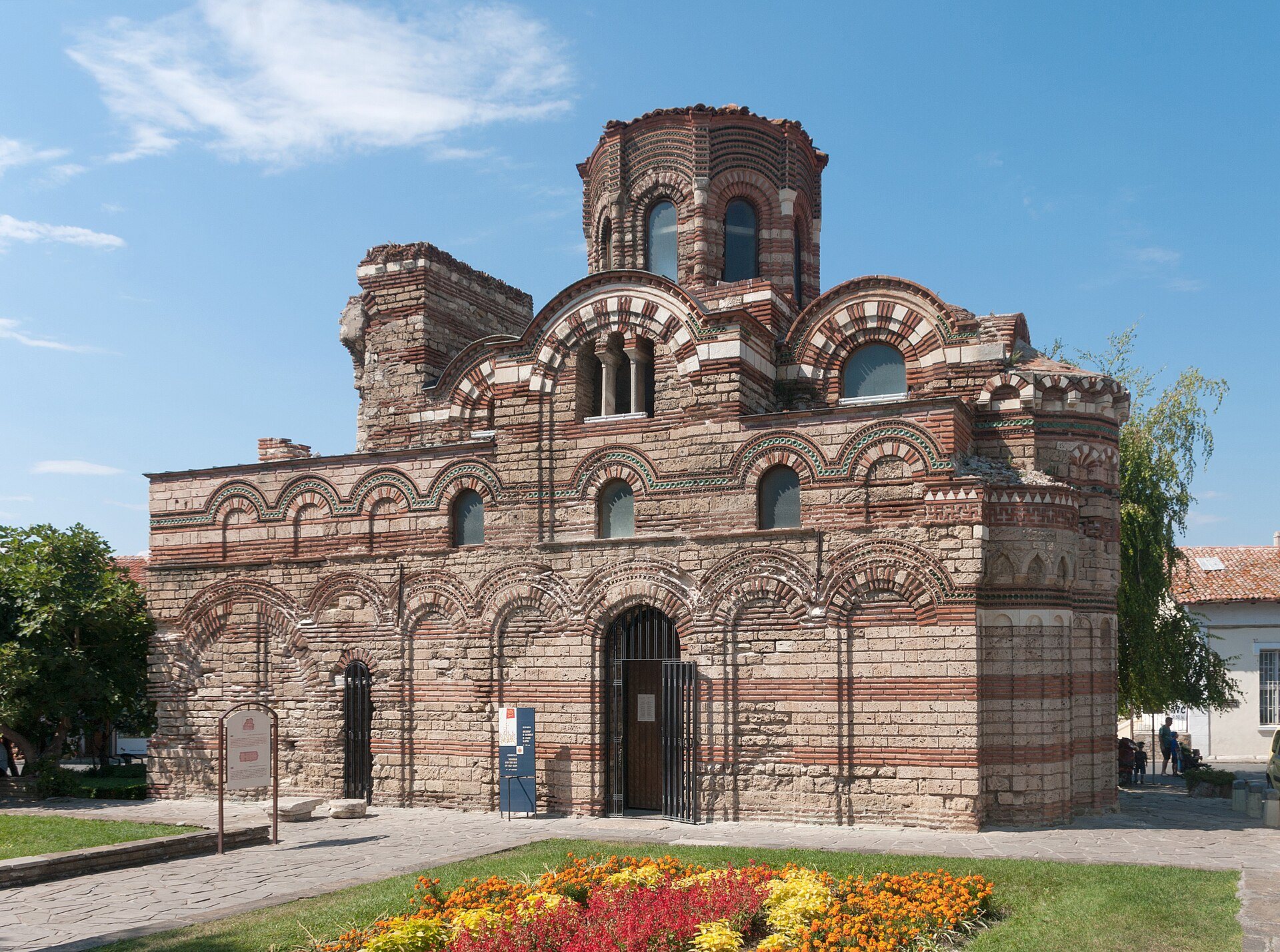 Nesebar, na Bulgária, o destino de uma lua de mel escolhido por causa de um save